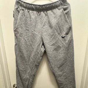 Men’s Nike Therma-FIT Gray Jogger Sweatpants Size Medium Black Swoosh